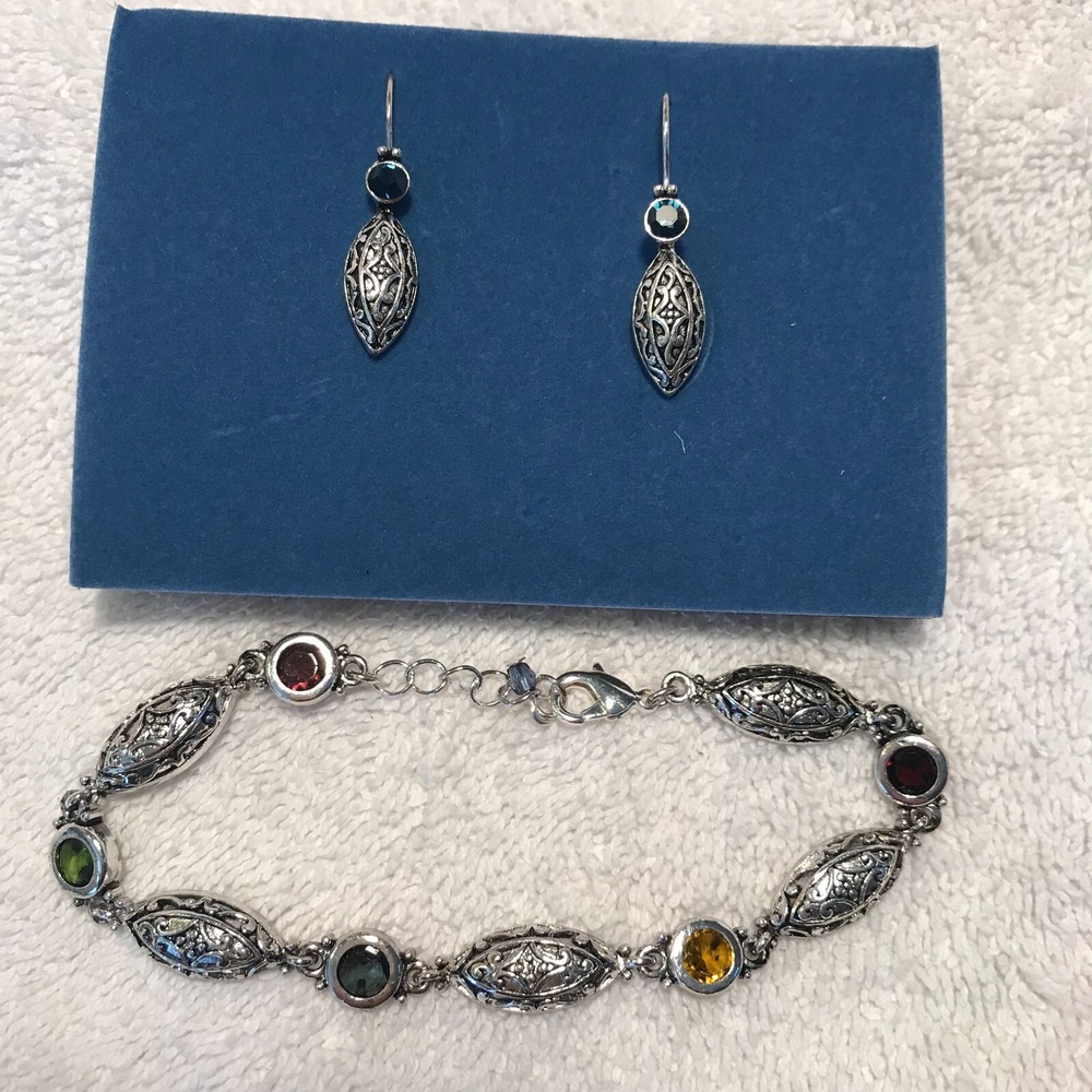 Avon Multicolored Bracelet and Earrings giftset‎
